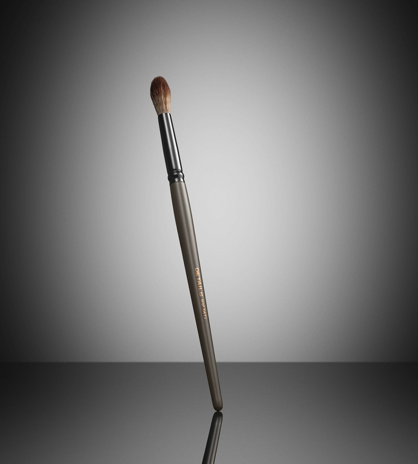 ES-4 Effortless Crease Brush