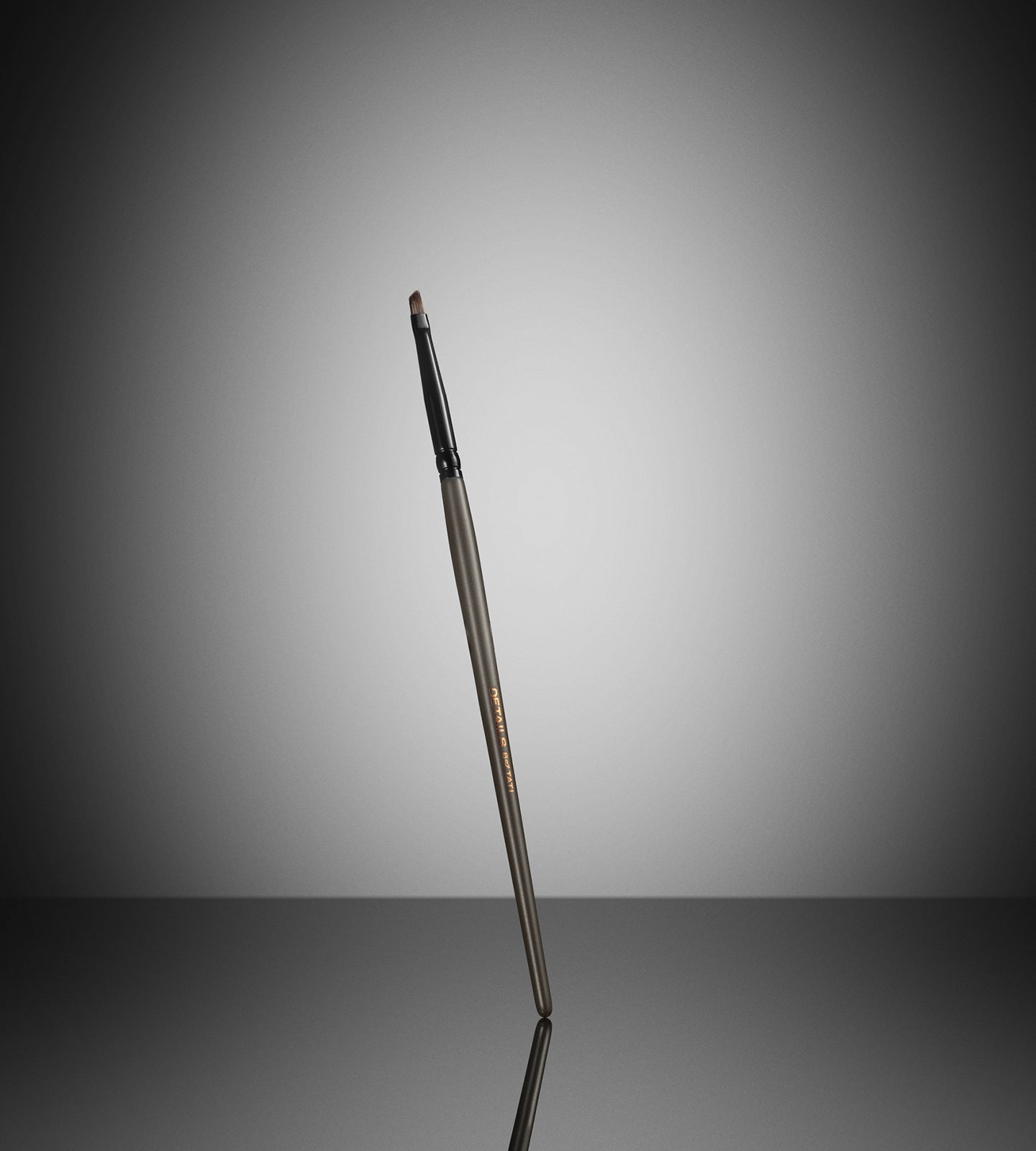 EX-7 Focused Liner Brush